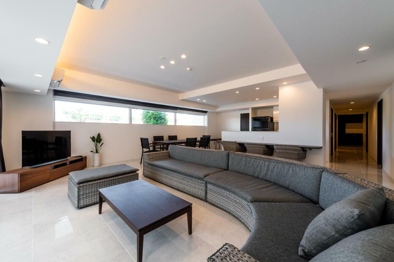 Condo Royal Ryu Kyu Chatan Exterior photo