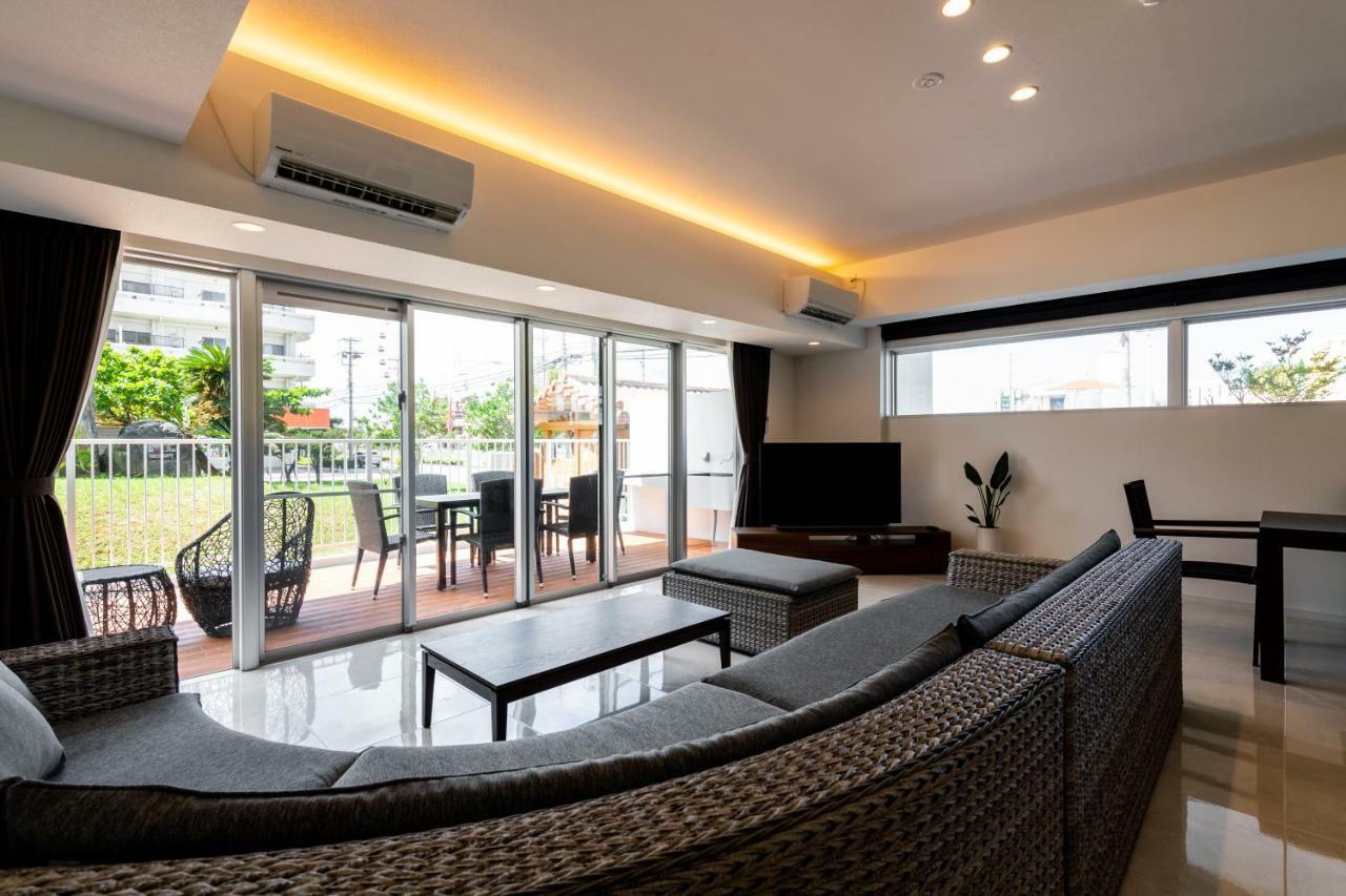 Condo Royal Ryu Kyu Chatan Exterior photo
