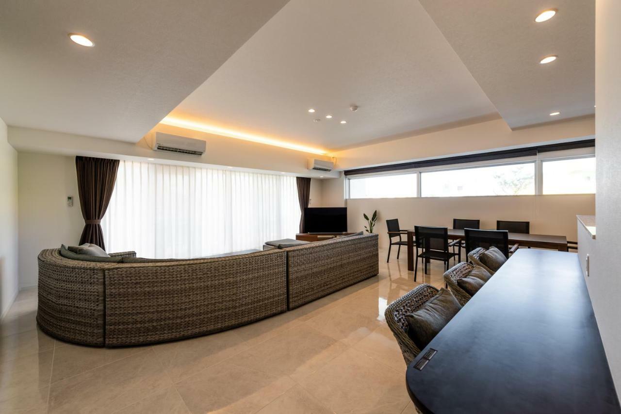 Condo Royal Ryu Kyu Chatan Exterior photo