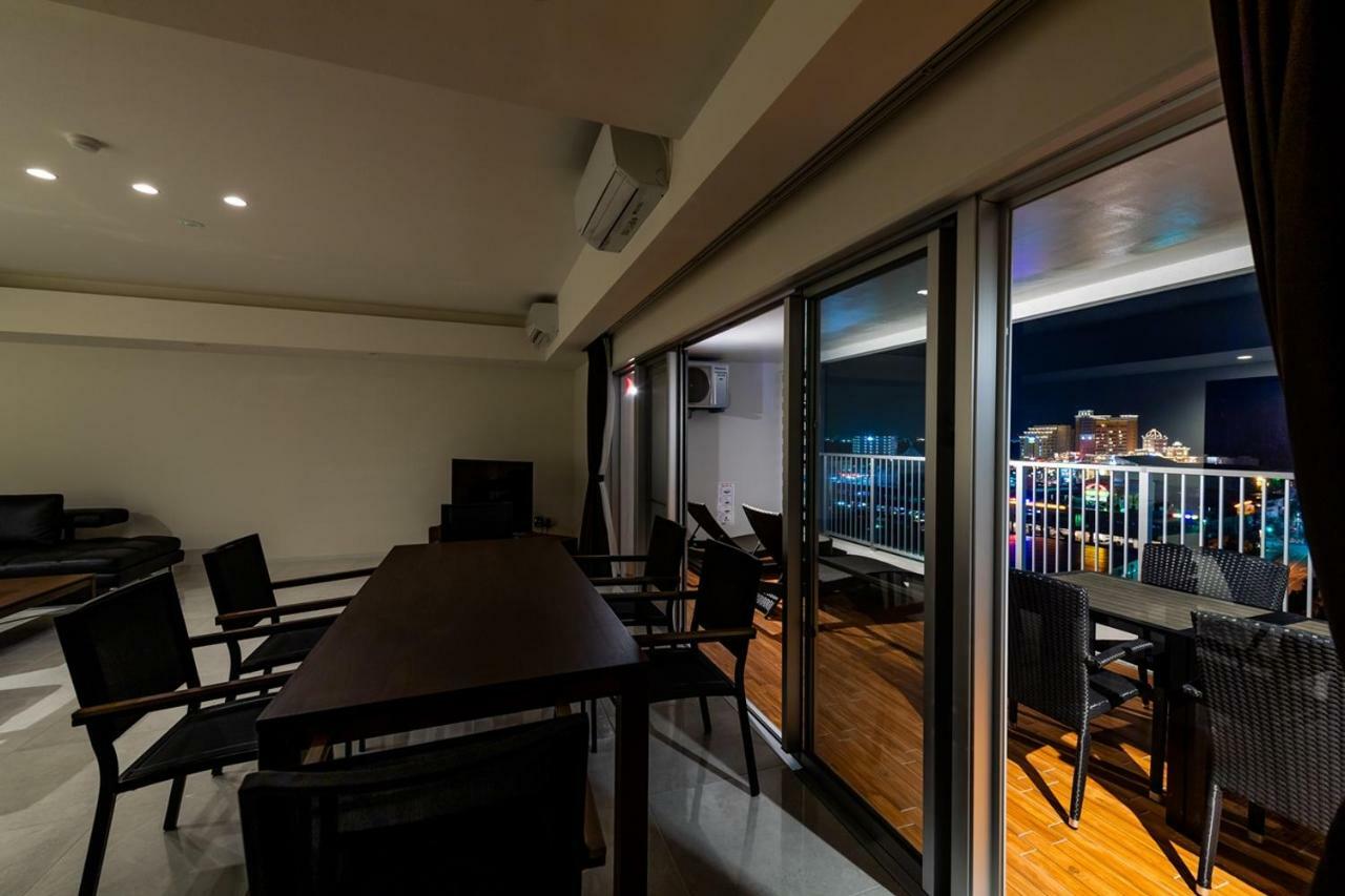 Condo Royal Ryu Kyu Chatan Exterior photo